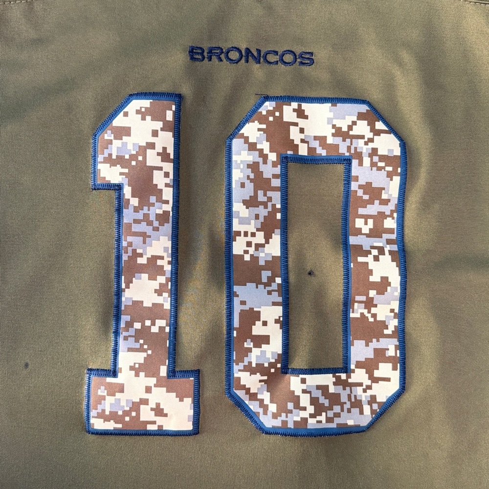 Denver Broncos Sanders Salute to Service Jersey - Picture 8 of 9